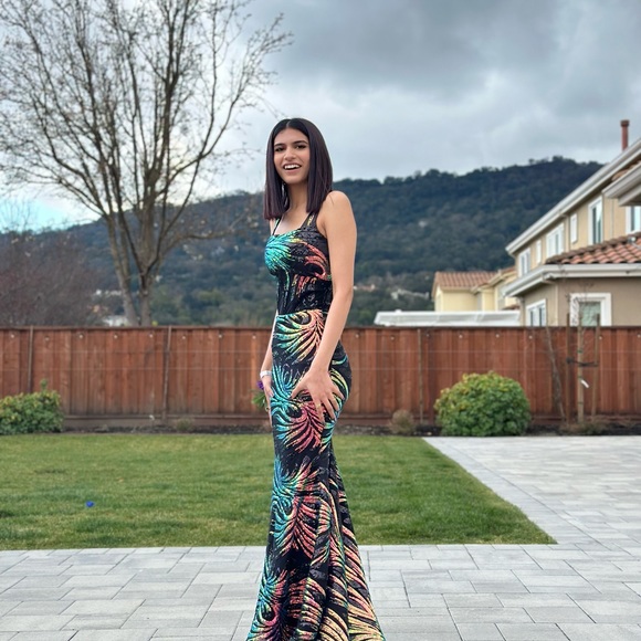 Mermaid Prom dress made with high quality fabric - Picture 2 of 3